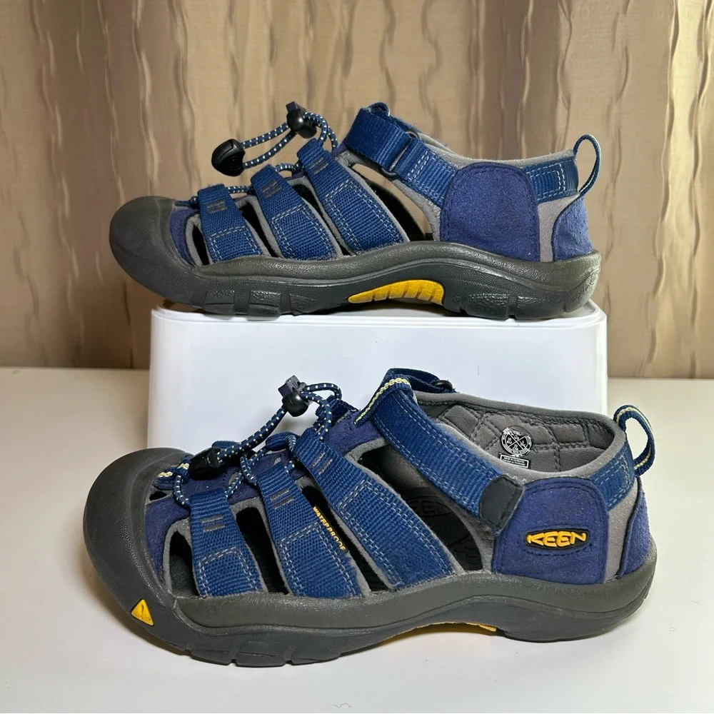 Keen Newport H2 Youth Big Kid's 3 Navy Waterproof Toggle Laced Unisex 1009962